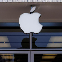 Apple workers accuse firm of union busting