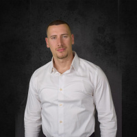 8 ways to make people like you