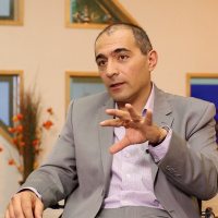 Iran Today: A Conversation with Nader Hashemi (S. 5, Ep. 24)