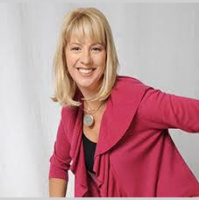 #307 Putting Lipstick on a Pig with Sara Mannix