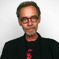 The Online Migration of Newspapers