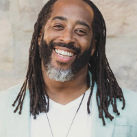 Episode 361: Faith, Fire and Fearless Living: Award Winning Spoken Word Artist Sekou Andrews on Purpose. Poetry and Power pt. 1