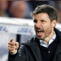 Marky Mark doesnt rap about title yet, but PSV are the funky bunch with Ajax trailing
