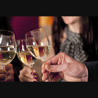 Bigger Glasses Rack Up More Wine Sales