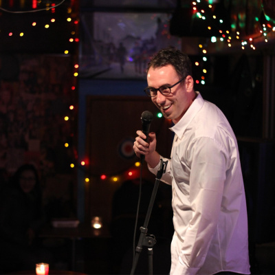 Lukes English Podcast - Learn British English With Luke Thompson