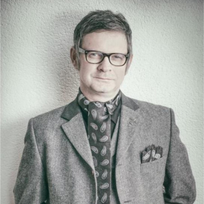 Lukes English Podcast - Learn British English With Luke Thompson