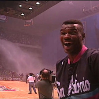 Ahoy! Water cannon madness. Warriors vs Spurs - 1995 season opener [The Soggy Nachos Game] - BTG-10