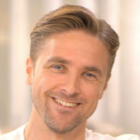 YouTube Marketer Adjusts to AI