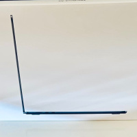 Unboxing MacBook Air 15” M2