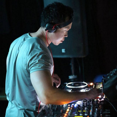 Andrew Ong - Connoisseur Of Quality Underground Dance Music. Join Me Monthly As I Curate A Fine Selection Of House And Techno