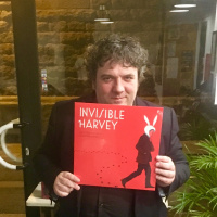 Artista Revelación #60: ¡media hora con...Invisible Harvey!