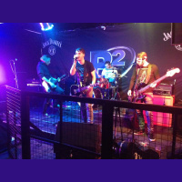 Chatting with UK alt-rock band Ellis Red
