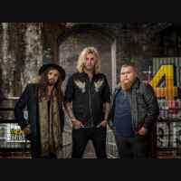 Chatting with Tom Leighton of Bad Flowers