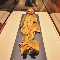 Episode #84 – Mummies Of The World, Yaktooth, A Local Table, The 2:13’s, Band Singles