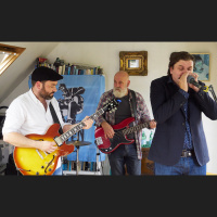 The Giles Robson Band in Session
