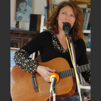 Lisa Mills on the Raven  Blues