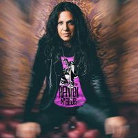 Sari Schorr on the Raven and Blues