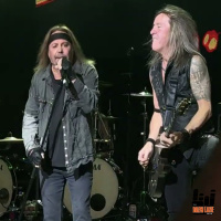 Vince Neil Phones It In – August 13, 2025