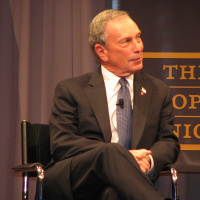 Michael Bloomberg foi frustração total em debate