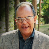 Uedson Vieira: Deus no trono