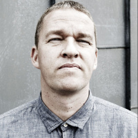 ‘Bucket List: Jan Elhøj tager billeder af forladte steder, men kan ikke finde ud af at gå til begravelser