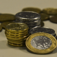 Desde que os colonizadores começaram a se instalar no Brasil a gente paga imposto