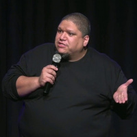 Para mim, o stand-up é muito visceral - tenho que ter vivido a experiência para fazer a piada