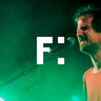 B Fachada sobre música de intervenção, história e política (Entrevista)