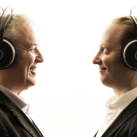 Avsnitt 151. Höstens första avsnitt innehåller en massa, fördömligt, korta inslag där vi pratar förlagsekonomi, förlagsuppköp i plural, lyfter några sommarhändelser från glömskan och lyfter ett tidstypiskt inslag från Facebook.