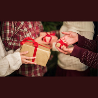 ‘Amigo secreto express’ no shopping vira opção para troca de presentes em menos de uma hora