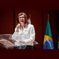 Presidente da Petrobras diz que empresa estuda ser autossuficiente em diesel nos próximos 5 anos