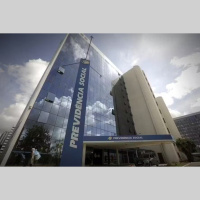 Aposentadorias e pensões do INSS acima do salário mínimo serão reajustadas em 3,9%