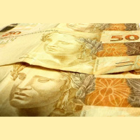 Estamos abrindo mão de fazer investimento para fazer esse tipo de gasto corrente, diz especialista