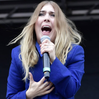 Oj – ALLA låtar ligger kvar på Svensktoppen!