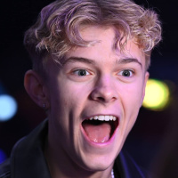 Välkommen till Svensktoppen Theoz – årets första låt från Melodifestivalen på listan!