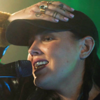 Överraskande dubbelsorti för Miriam Bryant