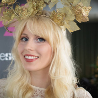 Amanda Jenssen – tidigare Svensktoppsetta i oväntad comeback