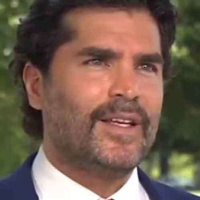 Eduardo Verástegui entregó a Donald Trump una imagen de la Virgen de Guadalupe-AqS