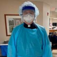 Sacerdotes llevan los sacramentos a pacientes graves con coronavirus-AqS