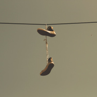 #029 - DEDO NO GATILHO - Capítulo 06 – Pé na porta e tiro na cara.