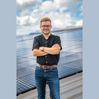 Alter: 24. Mitarbeiter: 118. Solaranlagen. Steven Hensel 811