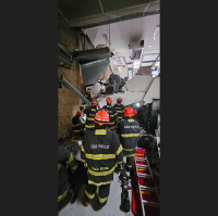 Desabamento em restaurante deixa uma mulher morta e sete feridos