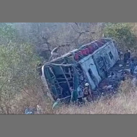 Pelo menos 15 pessoas morrem em acidente de ônibus de romeiros em Alagoas