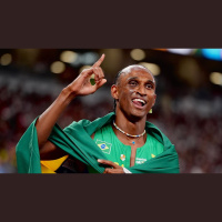 Alison dos Santos, o Piu, bate recorde mundial nos 400m com barreiras veja vídeo