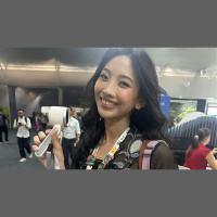 Leque, ventilador portátil e mais: calor intenso desafia participantes da COP30 em Belém