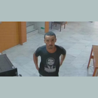 Homem que destruiu relógio de D. João VI no 8 de janeiro é solto sem tornozeleira eletrônica