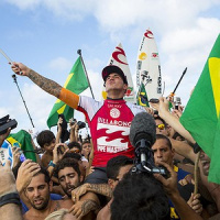 Gabriel Medina é bicampeão mundial de Surf