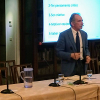 Autonomia de crianças e jovens, professor Carlos Neto