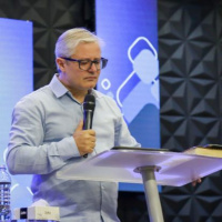 Em busca da Igreja perfeita - Silvio Demarchi