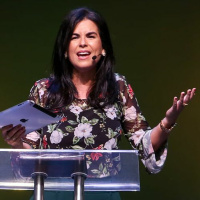 Levante um Altar de Oração - Magliana Rodrigues